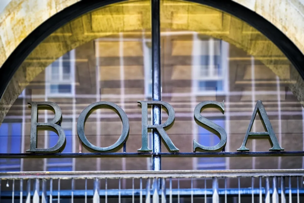Borsa di Milano chiude in calo dello 0,1%